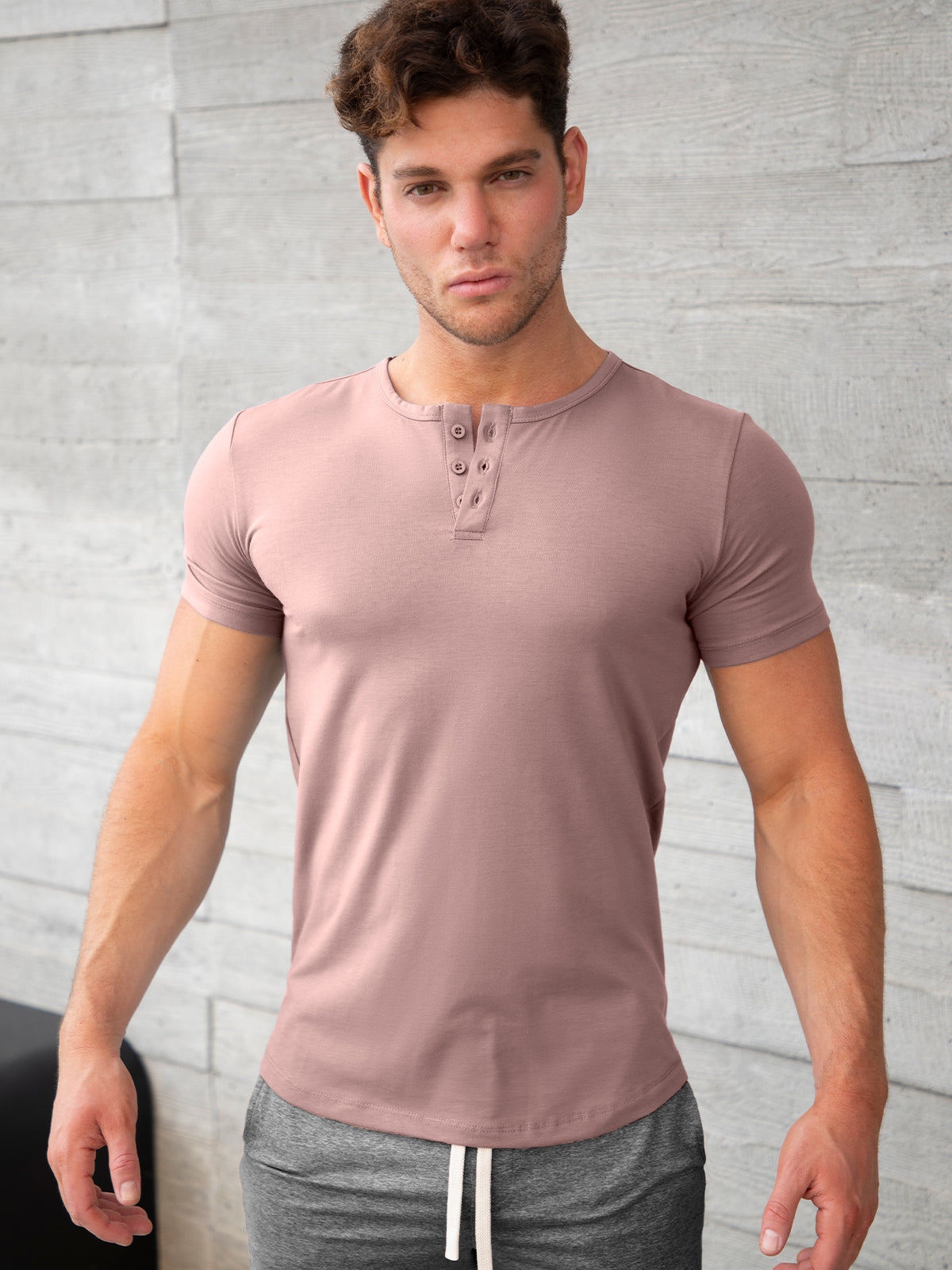 All Day Elite Henley Curve-Hem Stretch Kortermet