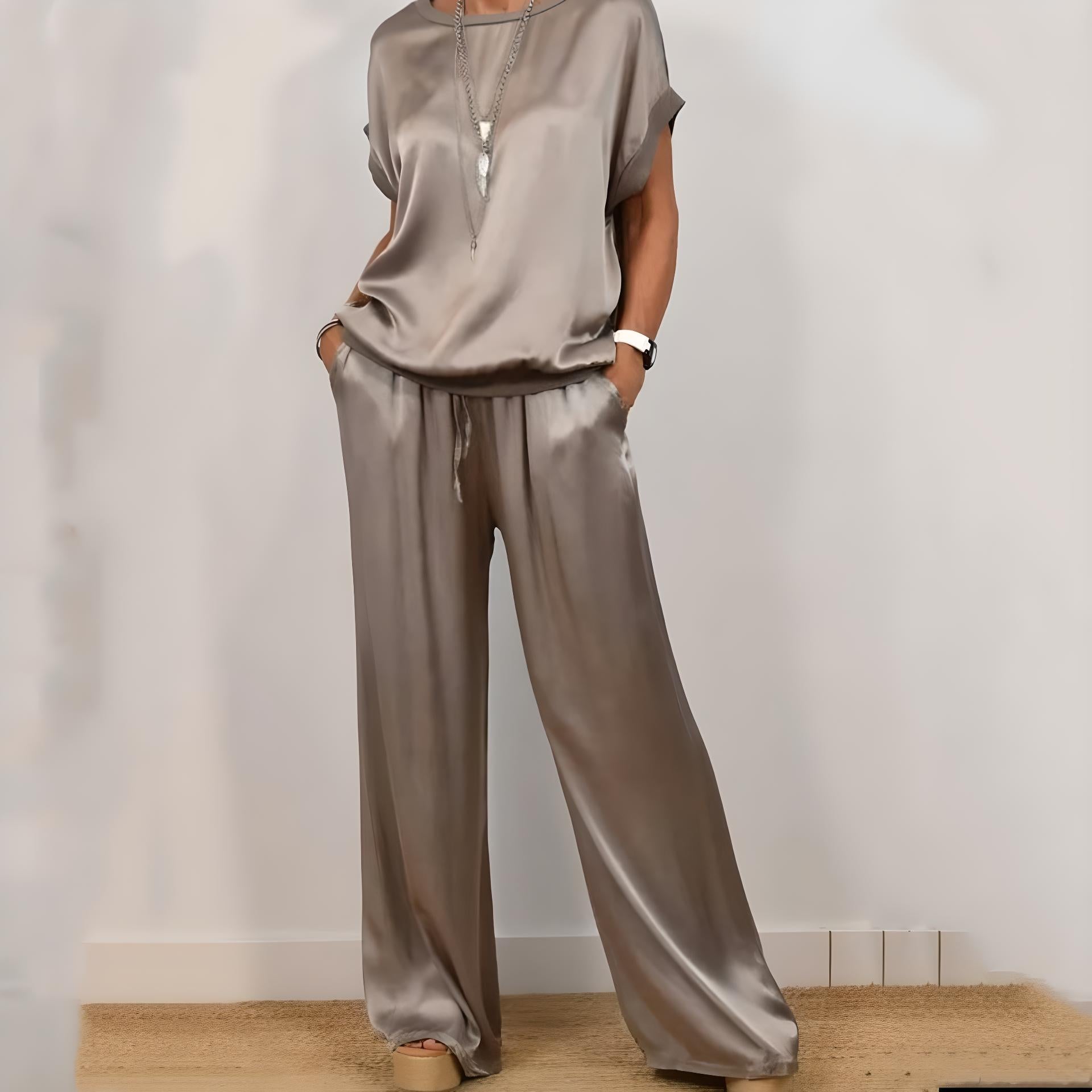 Helle | Elegant sett i mykt satenglook
