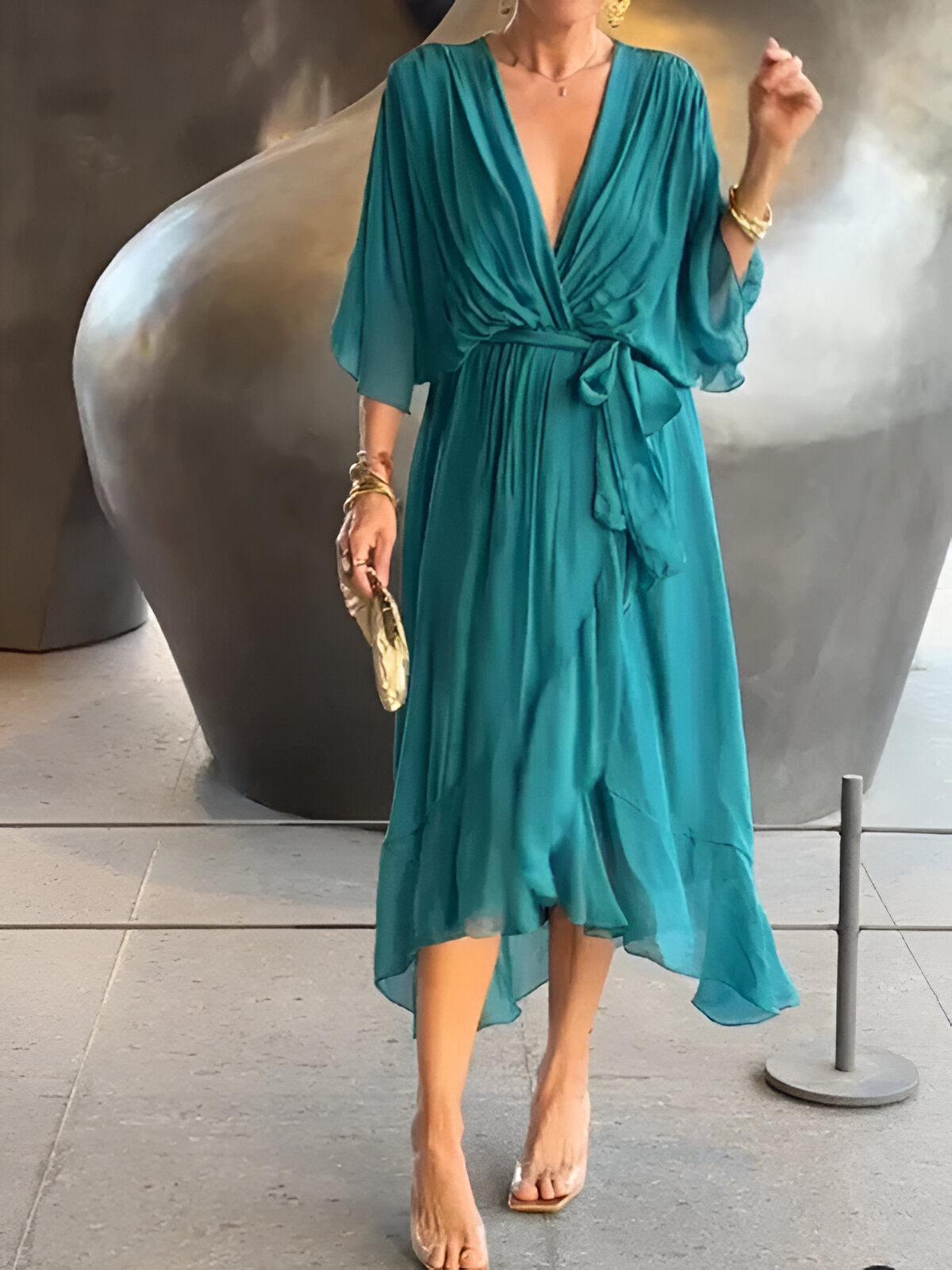 Alfhild | Elegant midikjole med luksuriøst fall